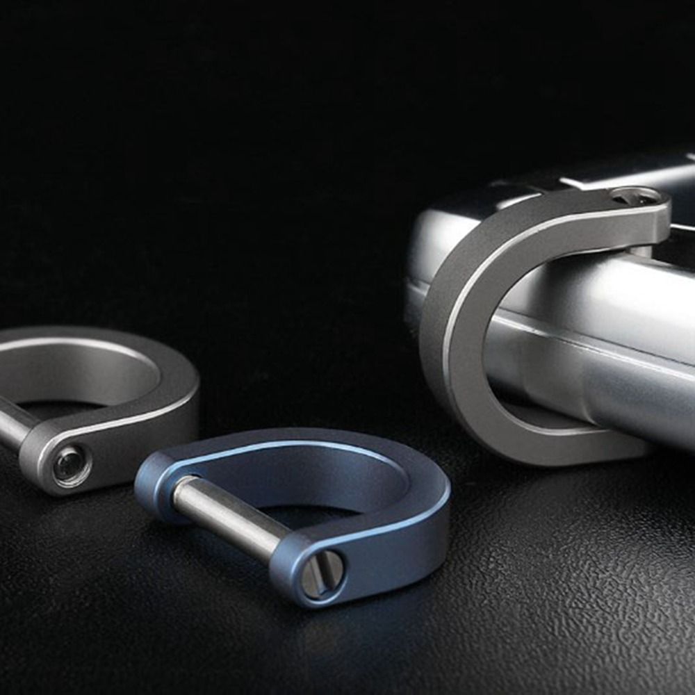 Kokarda ze stopu tytanu zszywk – Keychain Multi Tool recenzja i cena